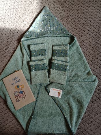 Cape de bain et gants taille enfant