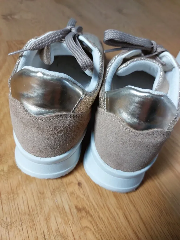 Sneakers suedine et paillettes dorée - photo numéro 7