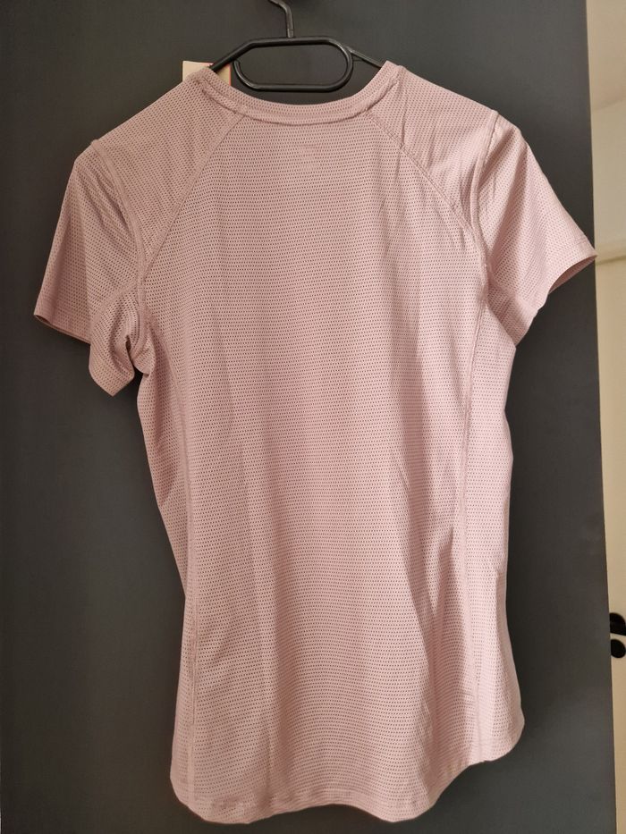 Tee-shirt de sport H&M neuf - photo numéro 2