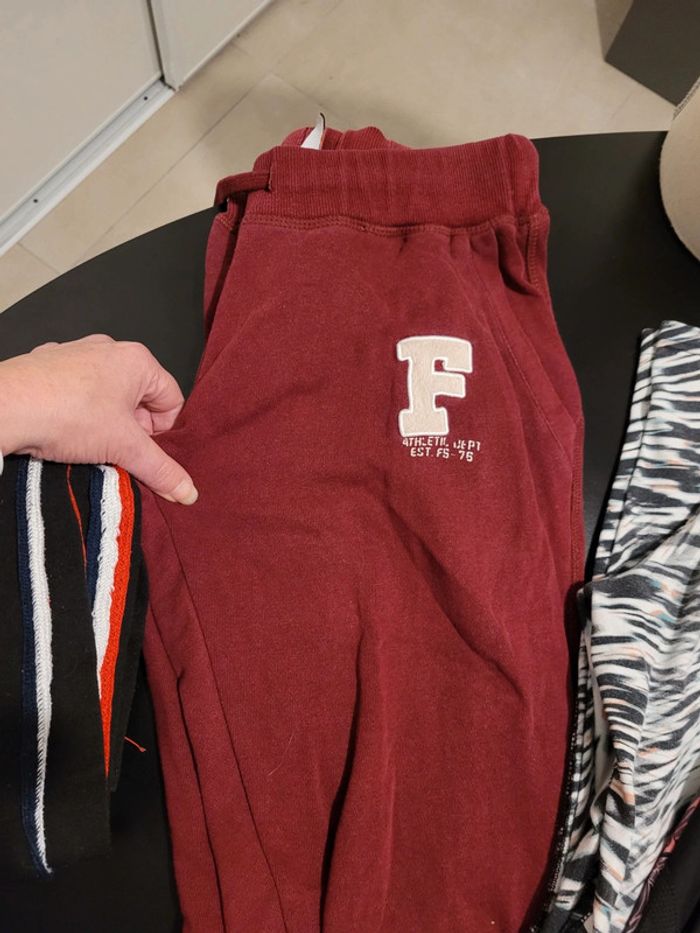 Lot leggings sport et un pantalon de jogging - photo numéro 5