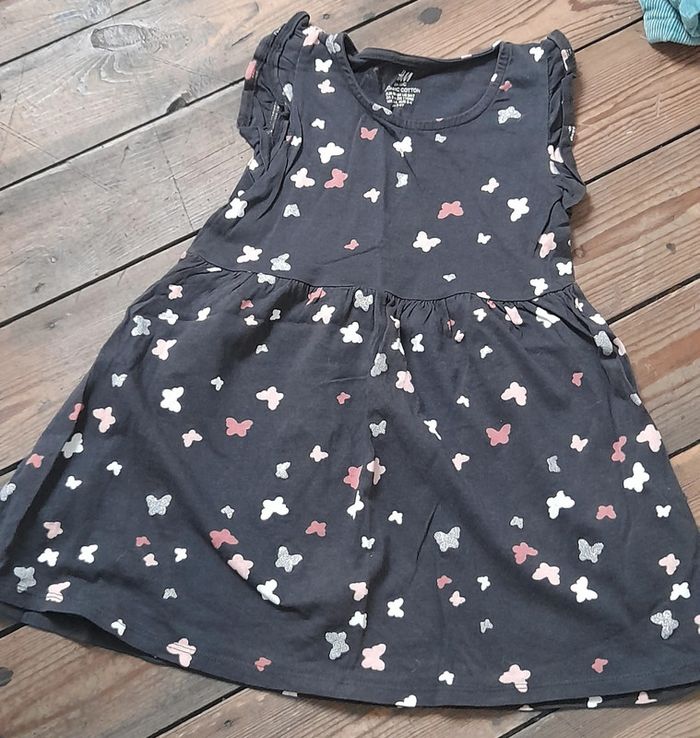 Robe H&M 3 4 ans