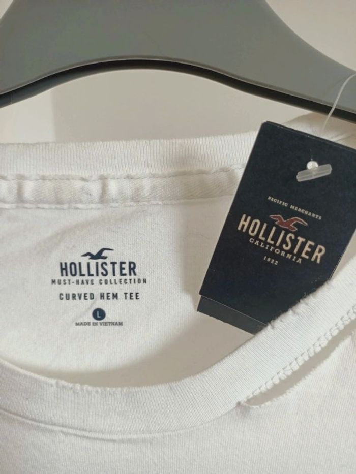 T-shirt Hollister neuf - photo numéro 2