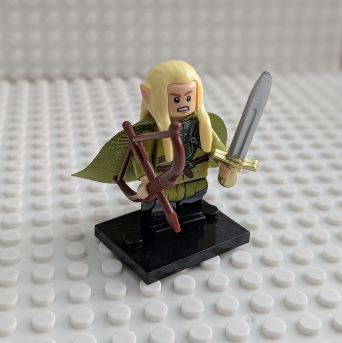 Figurine Le Seigneur des Anneaux : Legolas, style lego