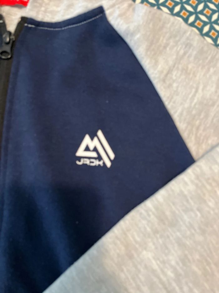 Sweat zippé - photo numéro 2