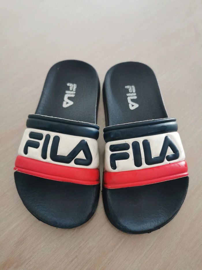 Claquettes Fila taille 28 - photo numéro 2