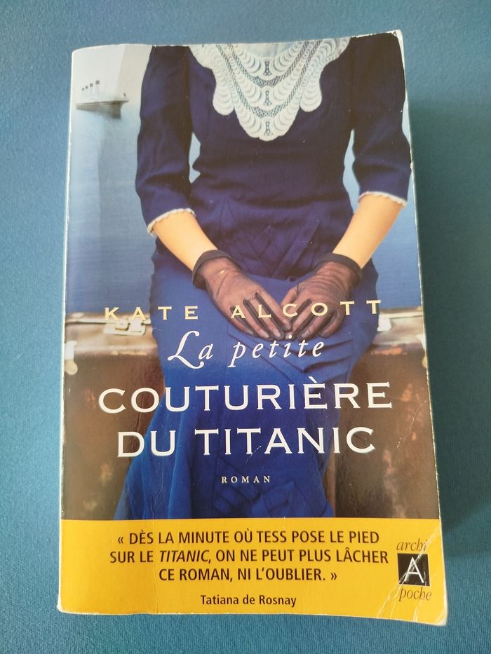 Livre " la petite couturière du Titanic" - photo numéro 2