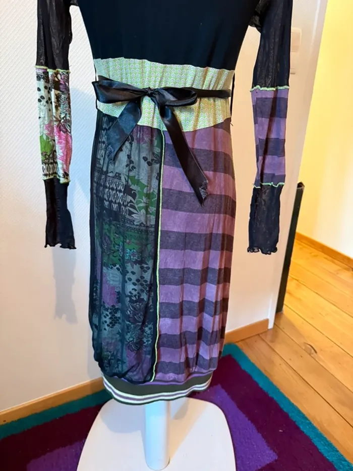 Robe en très bon état taille 38 noir et violet le monde est à vous - photo numéro 11