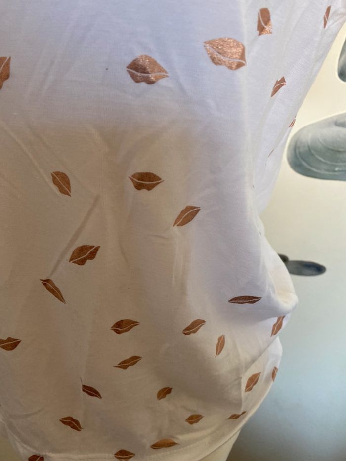 Tee-shirts only bouche taille XS comme neuf blanc et or - photo numéro 4