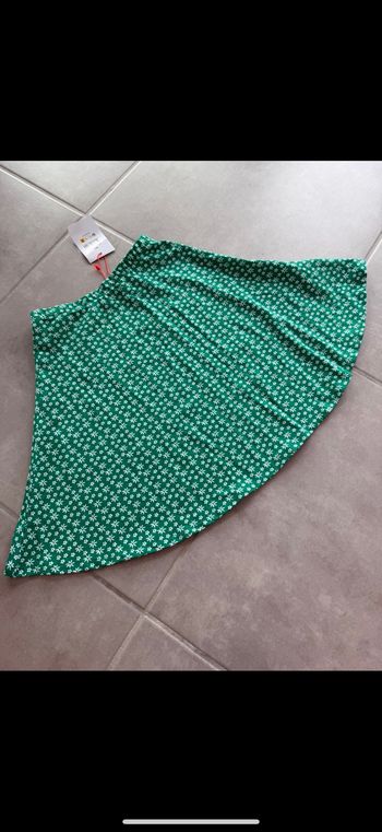 Jupe patineuse verte à fleurs 10 ans