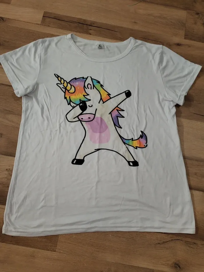 T-shirt fille taille 36 mbaurce