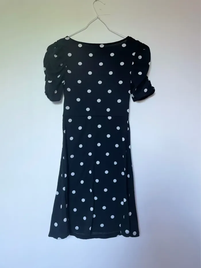 Robe noire à pois blanc - photo numéro 4