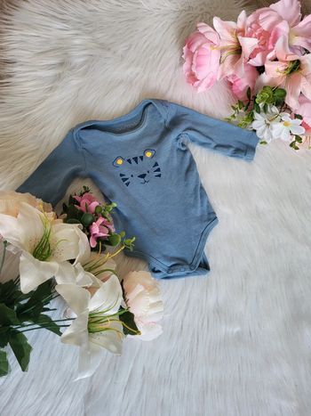 Body 1mois inextenso