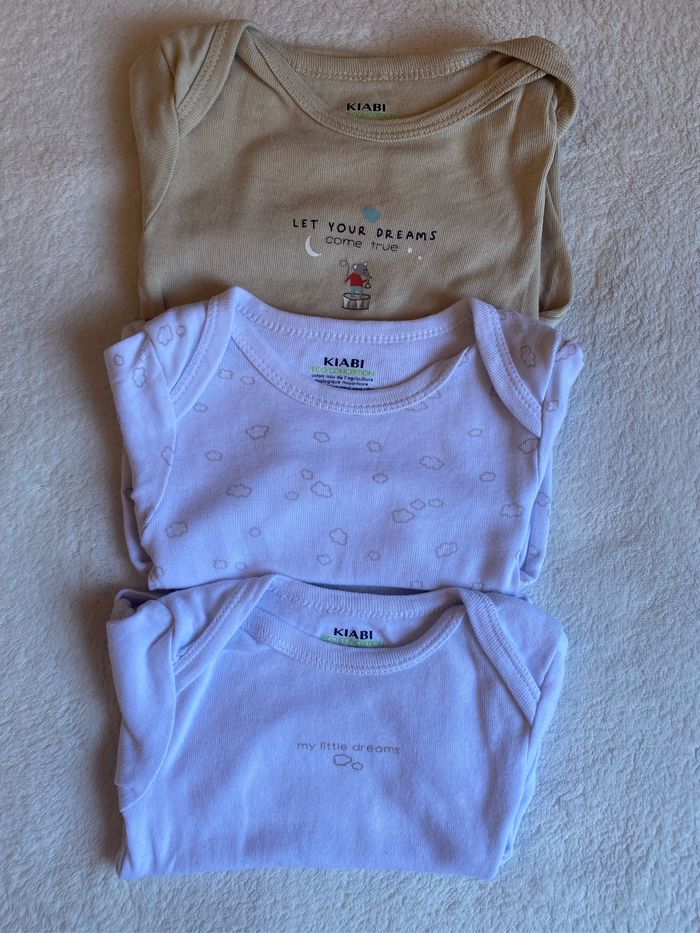 3 bodies manches courtes 6 mois