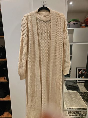 Ensemble cardigan et robe en laine beige