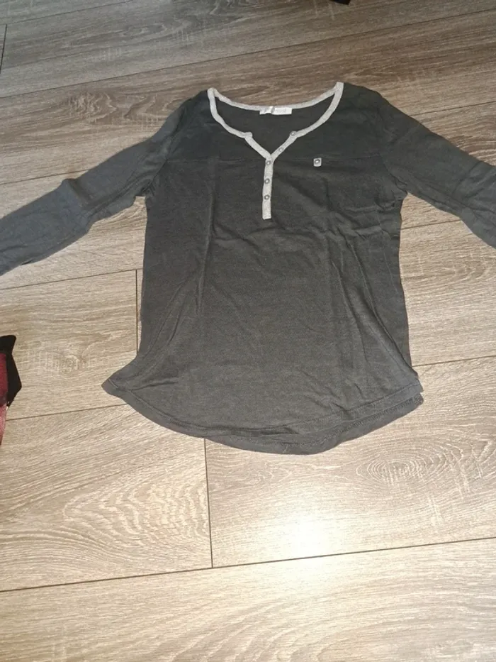 Hauts taille 36 - photo numéro 3
