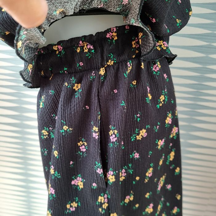 Short taille haute noir fleuri Promod taille L en excellent état - photo numéro 6