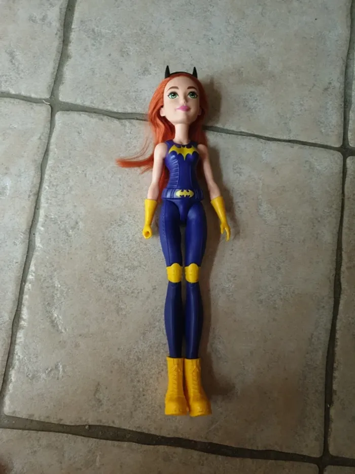 Poupée bat girl