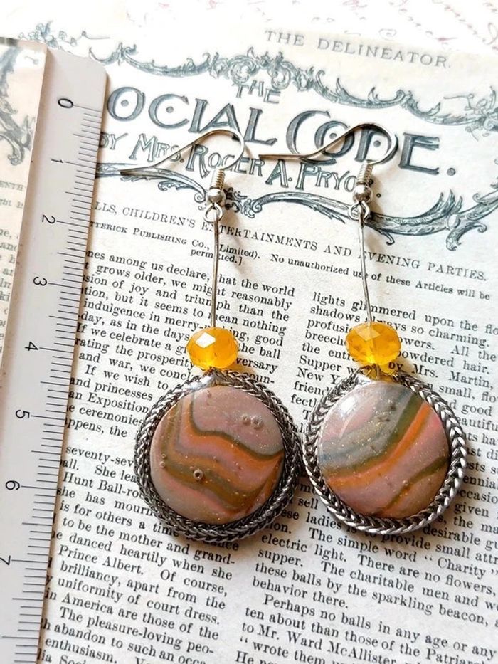 Magnifique paire de boucles d'oreilles pendantes - photo numéro 2