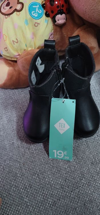 Bottes neuves pointure 18 pour filles