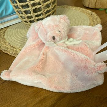 Doudou ours rose de secours
