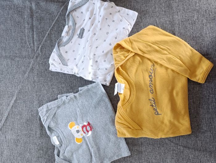 Lot de 3 bodys absorba 24m