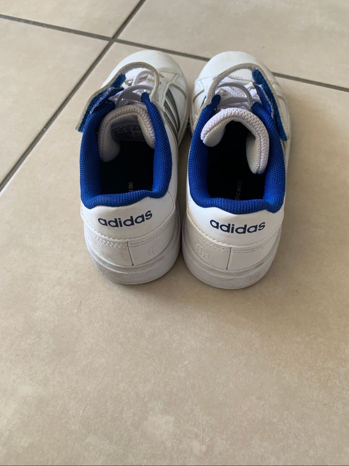 Basket Adidas pointure 31 - photo numéro 3