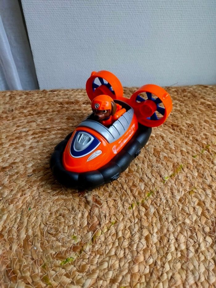 Zuma et son bateau Pat patrouille