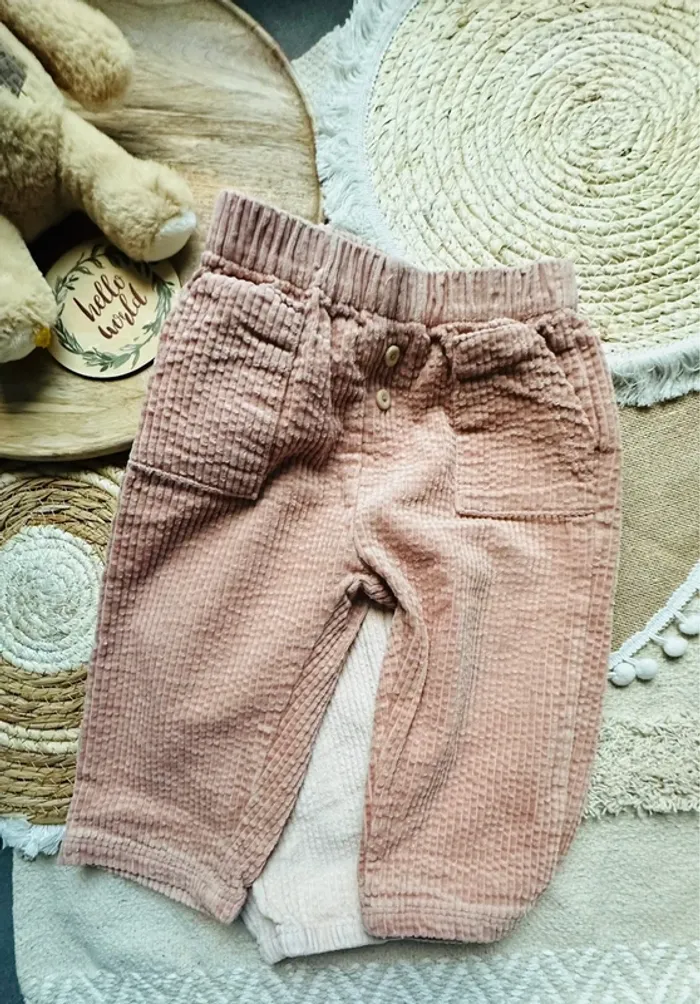 Lot deux pantalons velours côtelés 18M 80cm rose et beige - photo numéro 2