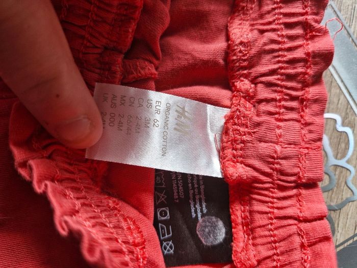 2 short rouge - photo numéro 2