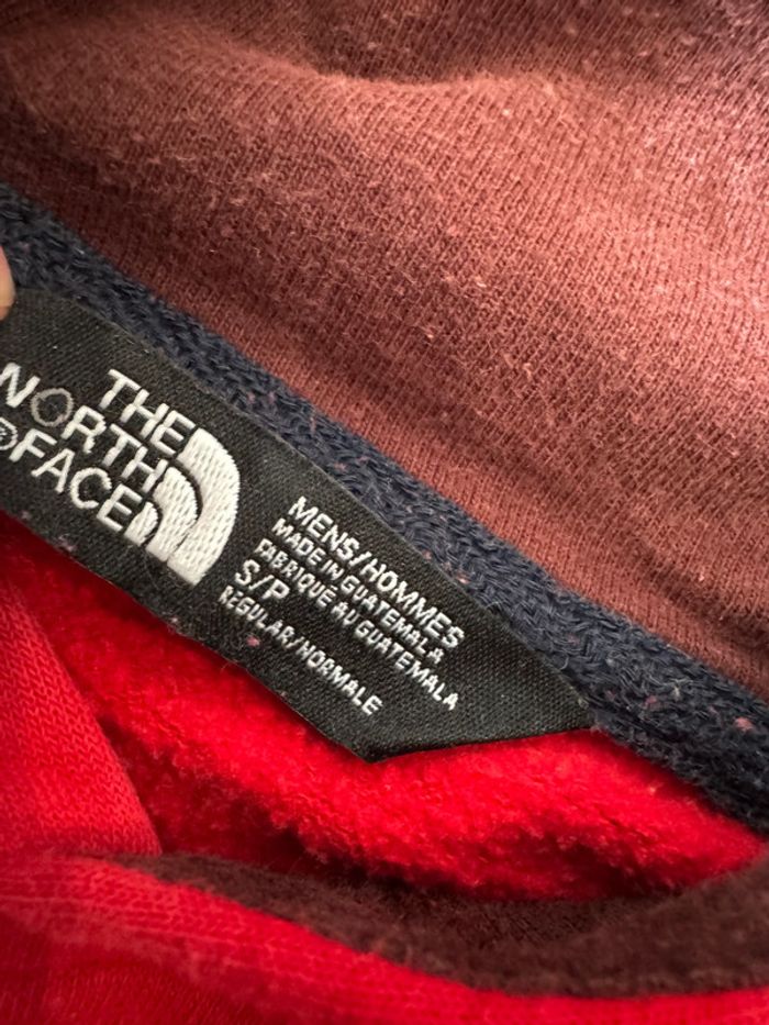 Sweat à capuche rouge The North Face, taille S, bon état - photo numéro 4