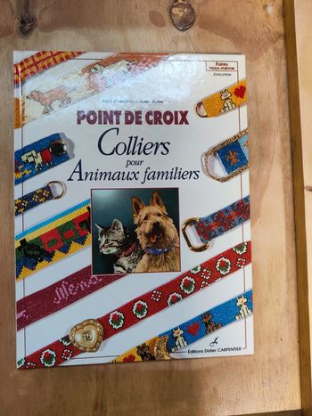 Point de croix colliers pour animaux familiers