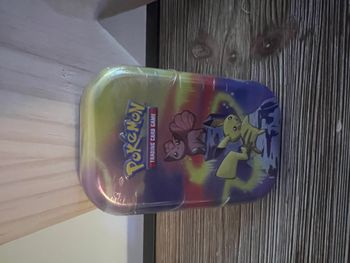 Pokémon Mini Tin Kanto Pikachu