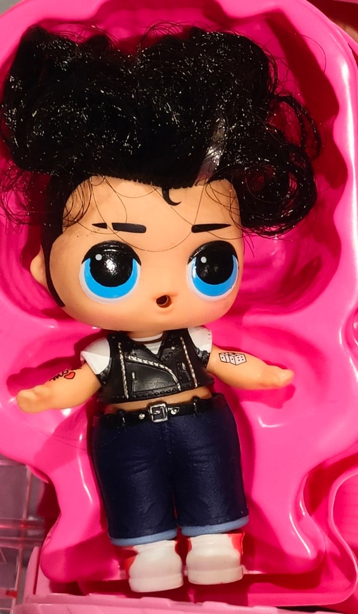 Poupée lol - photo numéro 2