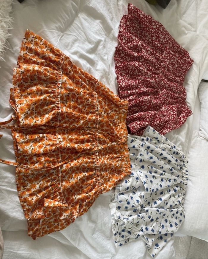 Lot de trois jupes