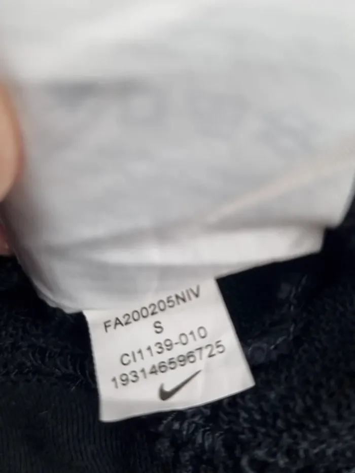 Sweat à capuche noir Nike – Taille S Femme (mesures en photos) - photo numéro 11