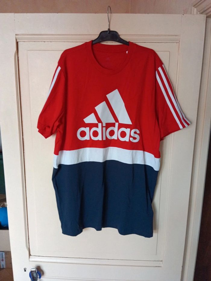 T-shirt Adidas taille L