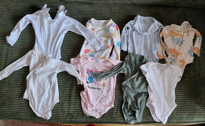 Lot 8 bodies - 6/9 mois