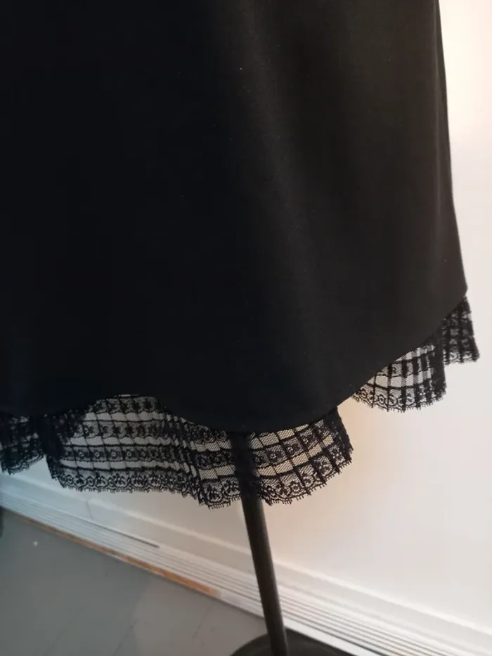 4€, robe noire T.36 - photo numéro 5