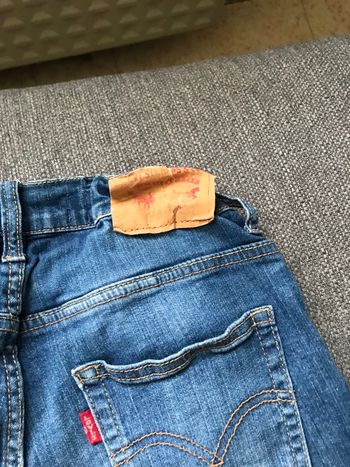 Jeans garçon 10 ans pas abîmés il y en a de marque et trois short
