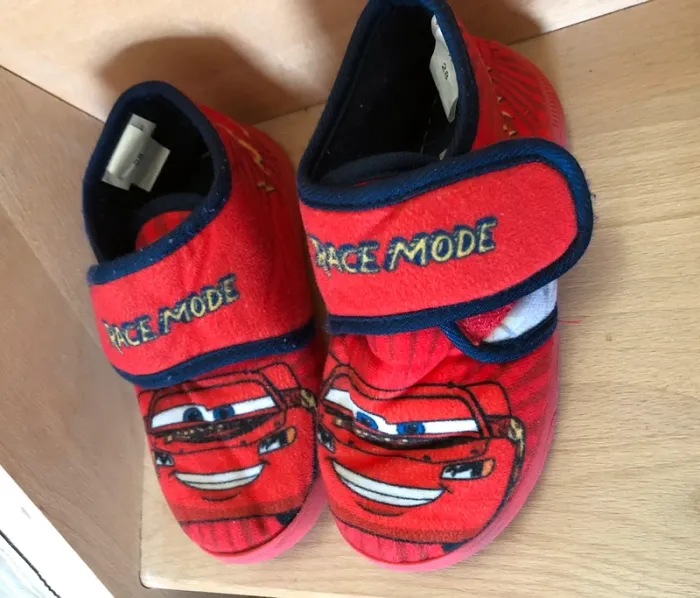 Chaussons cars taille 28