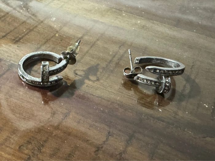 Boucles d’oreilles en forme de clou acier inoxydable argent et cristaux - photo numéro 3