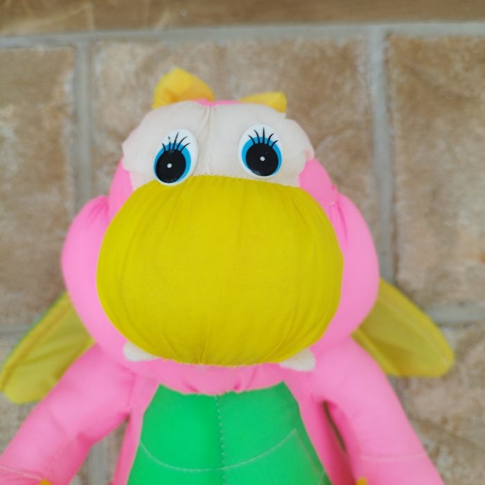 Peluche dinosaure rose vert jaune toile parachute - photo numéro 2