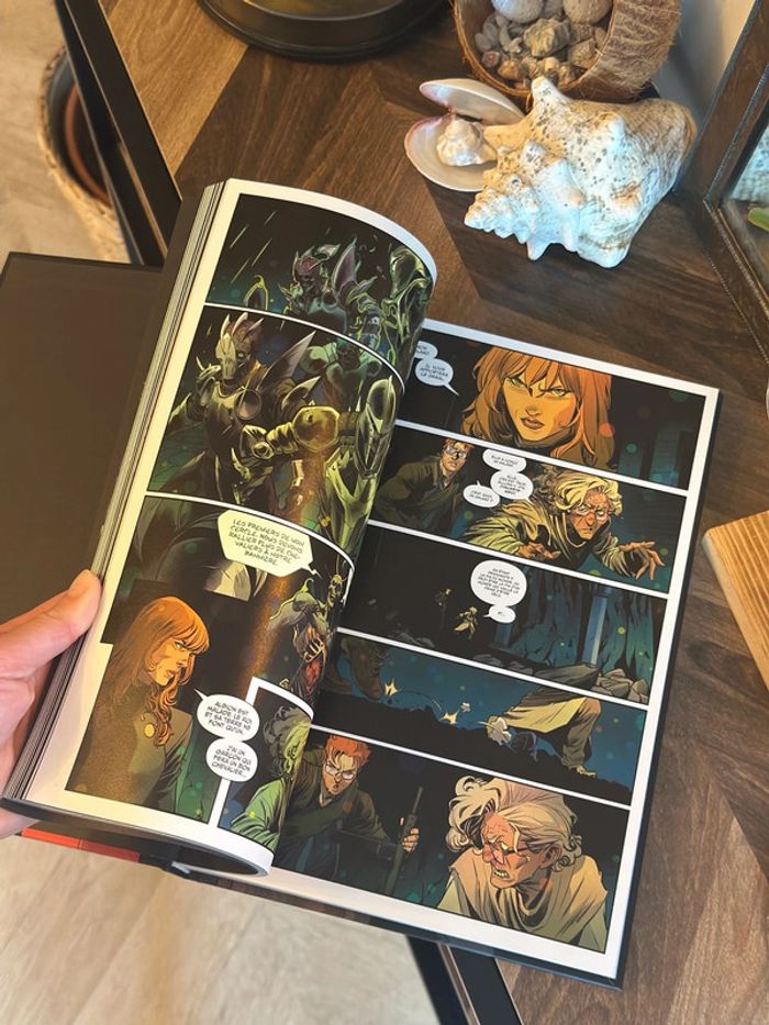 Once & Future T1 – Kieron Gillen / Delcourt (BD en très bon état) - photo numéro 4