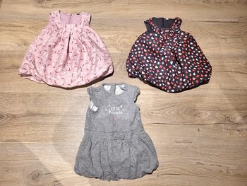 3 jolies robes 6 mois fille