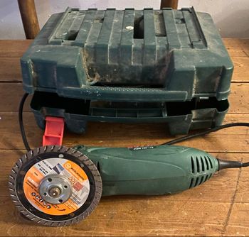 Meuleuse d'angle BOSCH PWS 720-115 Coffret et accessoires inclus