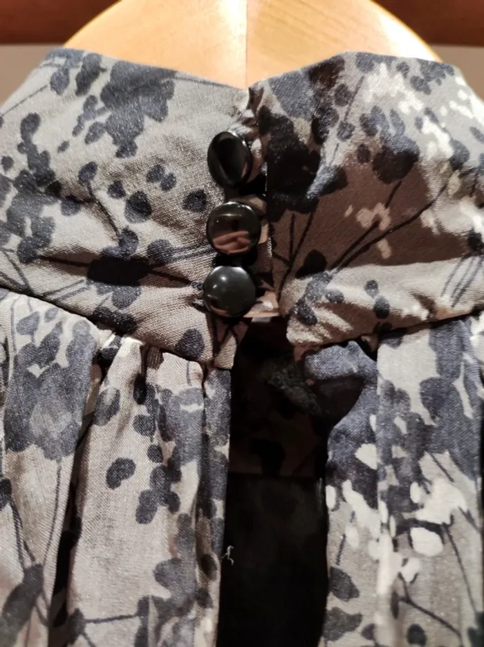 Robe longue fleurie en soie - très bon état - photo numéro 8