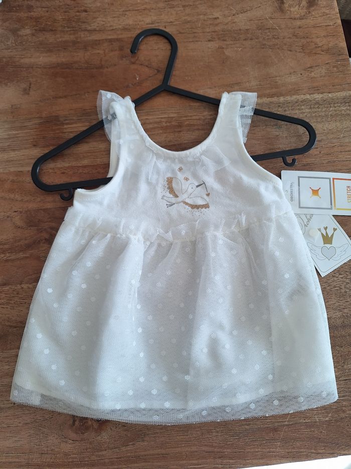 Robe fille neuve avec étiquette