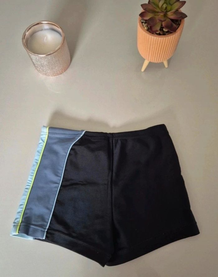 Maillot de bain 6/7 ans - photo numéro 2