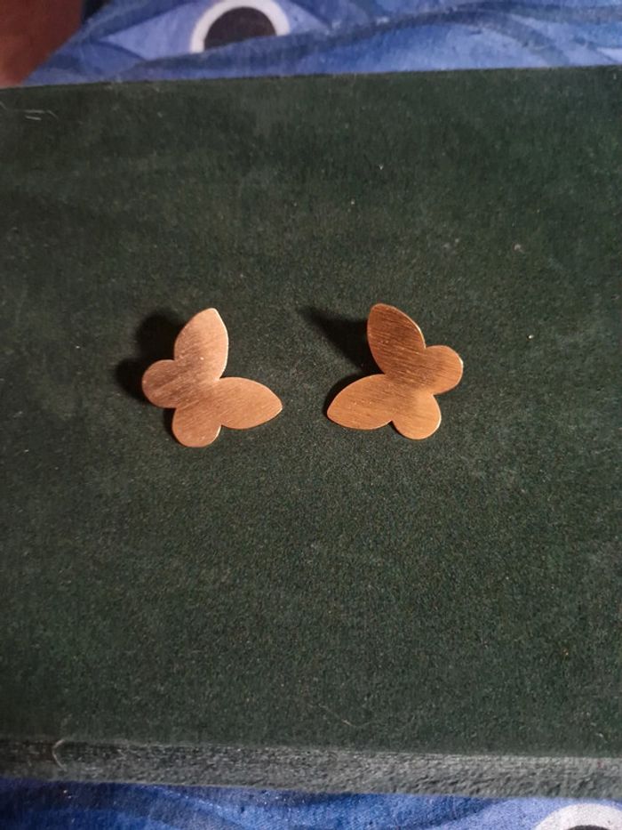 Boucles d'oreilles neuves papillon - photo numéro 2