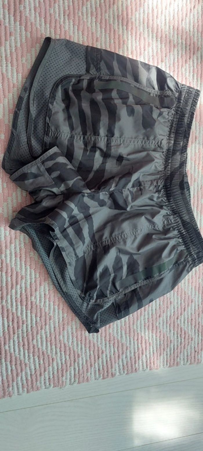 État neuf Short actif gris
Adidas Stella McCartney - photo numéro 2